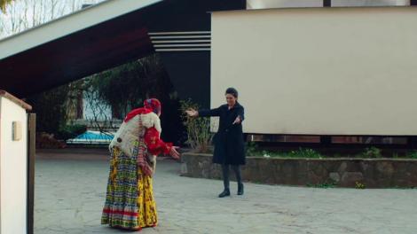 Tanța și mama ei au parte de o revedere emoționantă