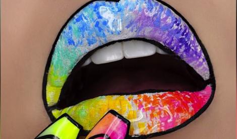 Desene 3D, pe buze! O tânără din Regatul Unit face o adevărată artă din machiaj