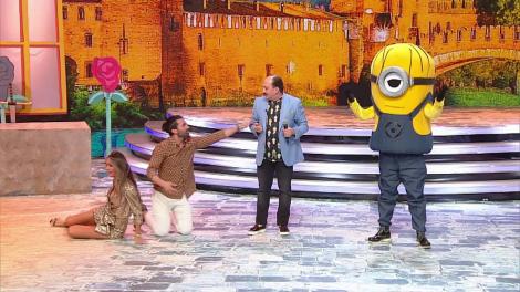 Scena Misterelor. Lupta pentru indicii! Concurenții trebuie să afle cine se află în spatele măștii Minionului