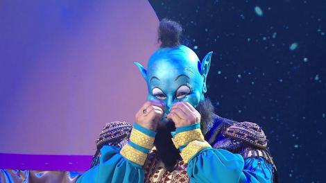 Scena Misterelor. Demascarea Duhului din Lampa lui Alladin! Vedeta din spatele măștii este o celebră cântăreață de muzică populară