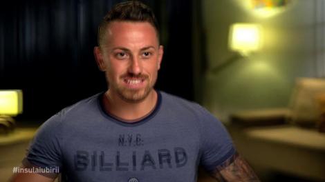 Insula Iubirii. Aurel și Adrian au luat o decizie șocantă! Și-au tăiat brățara de cuplu și-au sărbătort alături de ispite: Îmi asum tot ceea ce fac