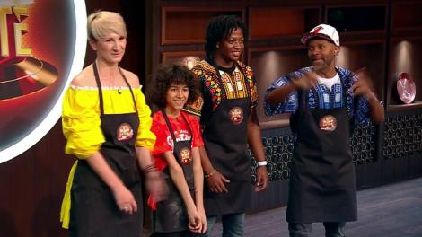 Chefi la Cuțite. Dos Santos gătește găluște cu pui în stil brazilian