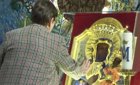 Ultimele pregătiri pentru vizita Papei Francisc în România. Icoana Făcătoare de Minuni a Maicii Domnului a ajuns la Iași
