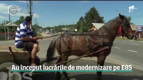 Au început în sfârşit lucrările de modernizare pe una dintre cele mai periculoase şosele din România