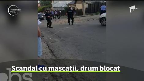 Intervenţie dificilă a forţelor de ordine din Iaşi. Zeci de poliţişti, mascaţi şi jadarmi au intervenit la un scandal izbucnit într-un cartier din oraş