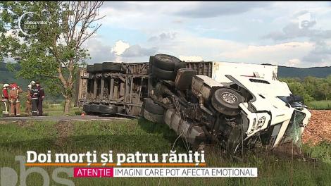 Doi oameni au murit şi patru au ajuns la spital după un carambol violent pe o şosea din Mureş