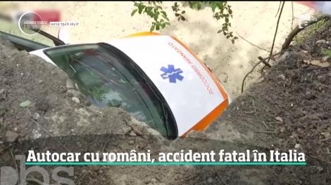 60 de turişti s-au răsturnat cu autocarul într-o râpă în Italia