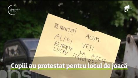 A fost protest al copiilor la Sibiu, după ce un loc de joacă din oraş a fost acaparat pe neaşteptate de utilaje de construcţii