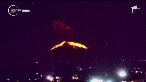 Vulcanul Agung a erupt în insula Bali, destinaţie turistică preferată şi de români!