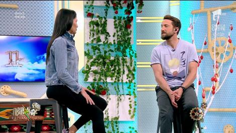 Neatza cu Răzvan și Dani. Ruxandra Luca, dezbrăcată în direct la TV! Dani Oțil: Nu am știut că ai pătrățele!