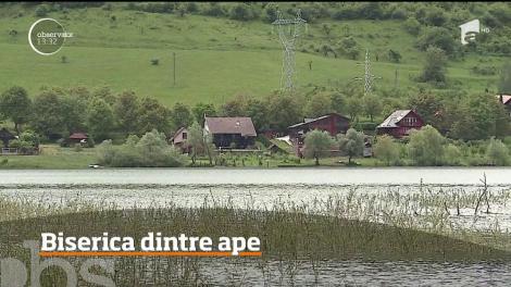 O biserică din judeţul Mureş, scufundată în ape, va fi un obiectiv pentru turişti, din această vara!