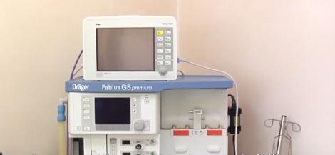 România plânge după medici! Spital dotat cu aparatură de ultimă generație, dar cu secția de terapie intensivă închisă!