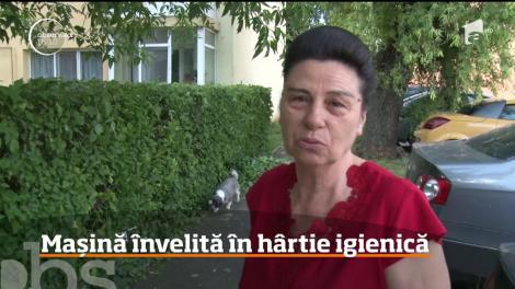 Un bărbat din Târgoviște şi-a găsit maşina învelită în hârtie igienică şi scotch