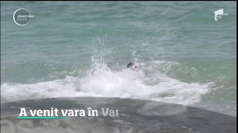 Primul weekend de vară va aduce un val imens de turişti pe litoralul românesc. 25 de mii de oameni îşi fac planuri de vacanţă