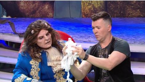 Scena Misterelor. Masca Contele. Magicianul Lorenzo, moment spectaculos de magie