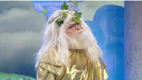 Scena Misterelor. Demascarea Zeus! Vedeta din spatele măștii este o celebră cântăreață de muzică populară