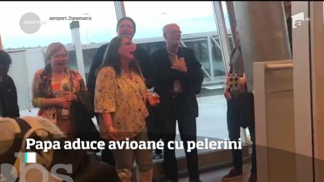 Tiruri cu flori pentru vizita Papei în România