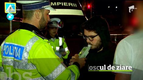 Accident în Capitală, o maşină a ajuns într-un chioşc de ziare, iar alta a pus la pământ mai mulţi stâlpi de protecţie de pe marginea trotuarului