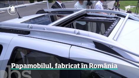 Papa Francisc va binecuvânta mulţimea dintr-o Dacie. Primele imagini cu papamobilul românesc