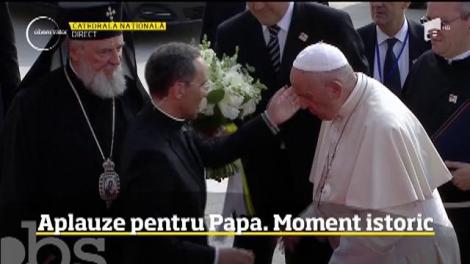 Primele cuvinte în limba română ale Papei Francisc la Catedrala Națională: A rostit Hristos a Înviat!