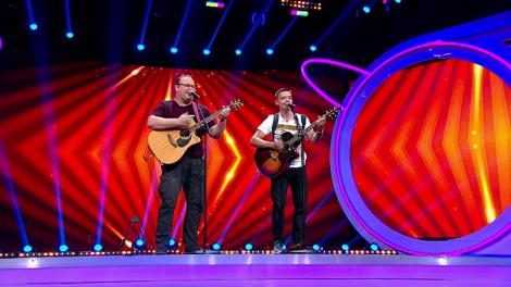 Finala iUmor. Trupa Mici, moment muzical controversat pe scena iUmor: Generația asta e tare depravată, nu mai are nici mamă, nu mai are nici tată!