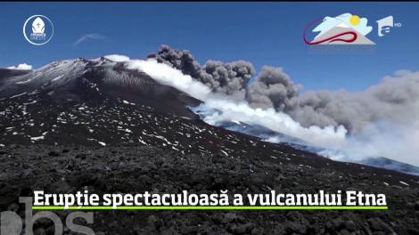 Erupţie spectaculoasă a celui mai activ vulcan din Europa