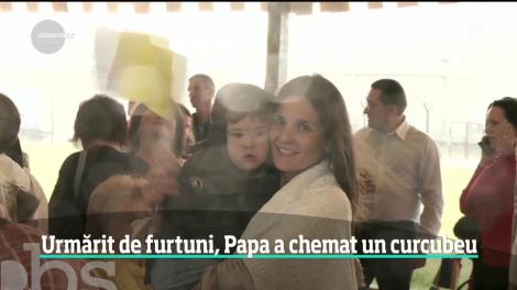 Un curcubeu a apărut pe cer la plecarea Papei Francisc din România