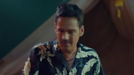 Liber Ca Pasarea Cerului. Ducu s-a deghizat în profesorul Varlaam