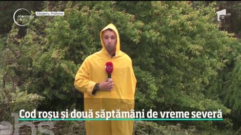 Un nou cod roşu de furtuni a provocat dezastru! Un sat întreg e şi acum sub ape
