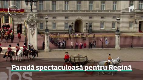 Paradă impresionantă pentru Regina Marii Britanii