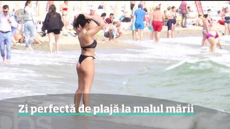 Zi perfectă de plajă la malul mării. Apa a fost neobișnuit de caldă