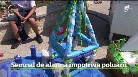 Muzeul Deșeurilor, expoziție la malul mării. Iniţiativa aparţine unui grup de voluntari ecologişti