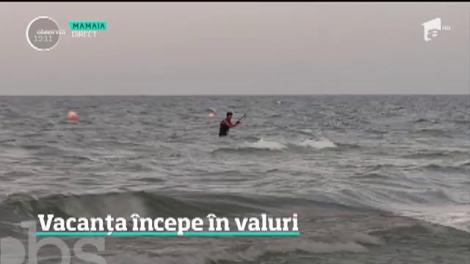 În Mamaia, petrecerea a început. Vremea de anunță ideală pentru plajă