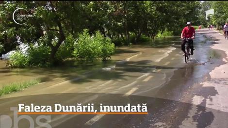 Faleza Dunării din Galați, inundată