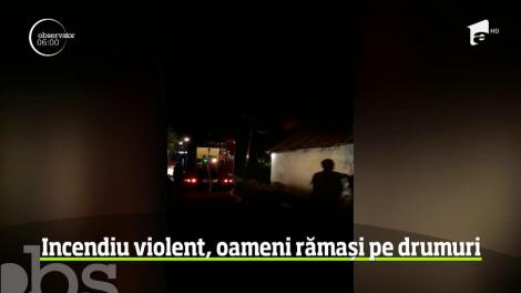Incediu violent în Baia Mare, oameni rămași pe drumuri
