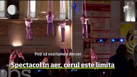 Artiştii au prins aripi! Zbor pe deasupra spectatorilor şi coregrafii uluitoare în Timişoara