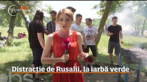 Distracție de Rusalii, la iarbă verde