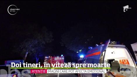 Accident teribil în Tulcea! Doi tineri au murit! Mașina lor s-a rupt în două! Atenție, imagini tulburătoare - Video
