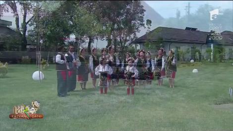 Neatza cu Răzvan și Dani. Grupul vocal - instrumental Rebalka din Crișan cântă melodia Ivanko Ivanko