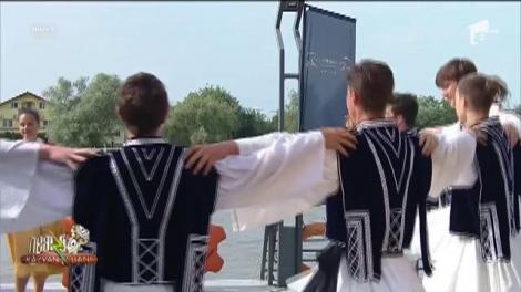 Neatza cu Răzvan și Dani. Ansamblul artistic al Comunității Elene din Sulina, dans tradițional spectaculos