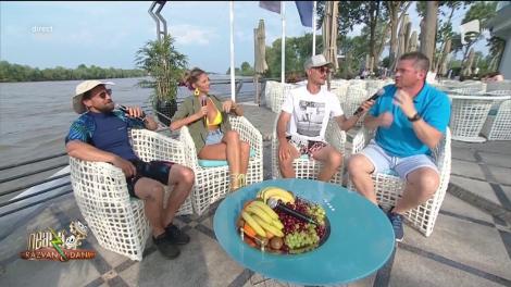 Smiley News - Neatza cu Răzvan și Dani. A început războiul? Armata americană a intrat cu tancurile în România! S-au tras focuri de armă la Feteşti!