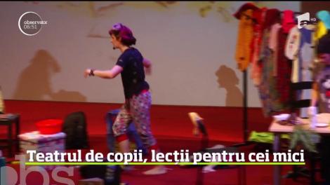 Cum ar fi dacă toţi părinţii ar începe dintr-o dată să se comporte ca nişte copii?  Exact asta s-a întâmplat într-o nouă piesă de teatru pentru copii