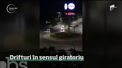 Doi şoferi au sfidat poliţia într-un sens giratoriu din Bacău
