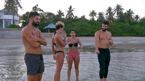 Concurenții și ispitele de la Insula Iubirii, adrenalină pe apă: Teo: Tremuram toată!