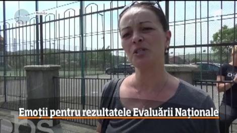 Absolvenţii de clasa a VIII-a au primit rezultatele examenului de Evaluare Naţională. Câți elevi au reușit să ia nota maximă la cele două probe