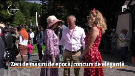 Zeci de maşini de epocă au defilat pe covorul roşu în Domeniul Regal de la Peleş
