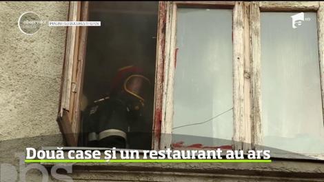 Incendiu devastator în București. Două case și un restaurant de lux au luat foc. 11 familii au privit cum tot ce aveau s-a făcut scrum: „Putea să moară tot cartierul”