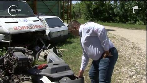 Un consilier local din judeţul Gorj este cercetat de poliţie pentru că ar fi furat motoarele unor ambulanţe vechi, parcate în curtea primăriei!