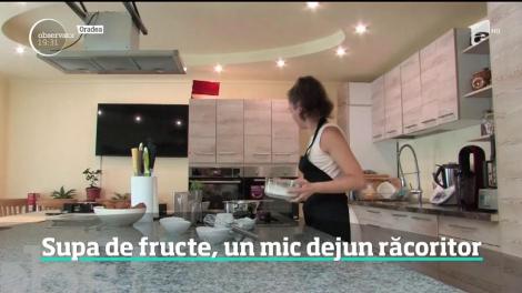 Supă de fructe, un mic dejun răcoritor