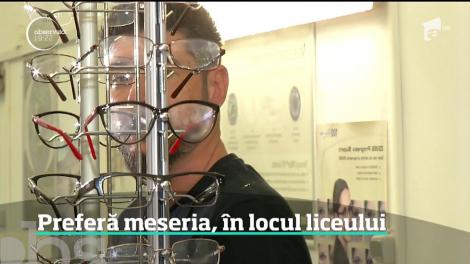 Sute de mii de adolescenţi pornesc pe un nou drum. La liceu sau la şcoala profesională?